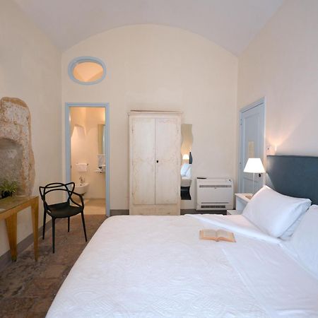 B&B Palazzo Del Capitolo - By I Bastioni San Domenico Галлиполи Экстерьер фото