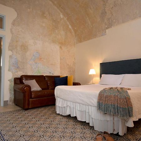 B&B Palazzo Del Capitolo - By I Bastioni San Domenico Галлиполи Экстерьер фото